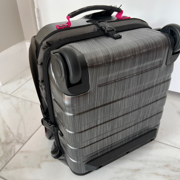 NWT Kube Travel golf bag cover Graphite hard shell with fuchsia pink handles - Picture 5 of 7